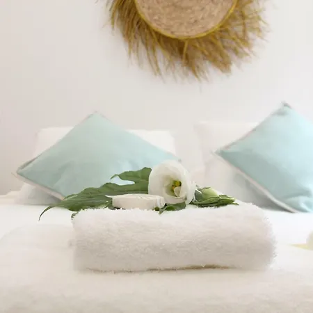 Blue Twenty Two - / Oporto Apartman