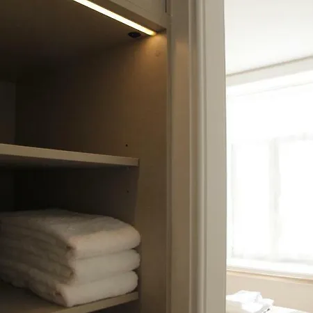 Blue Twenty Two - / Oporto