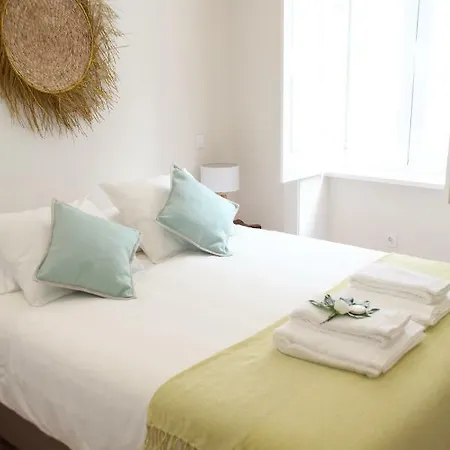 Blue Twenty Two - / Oporto *