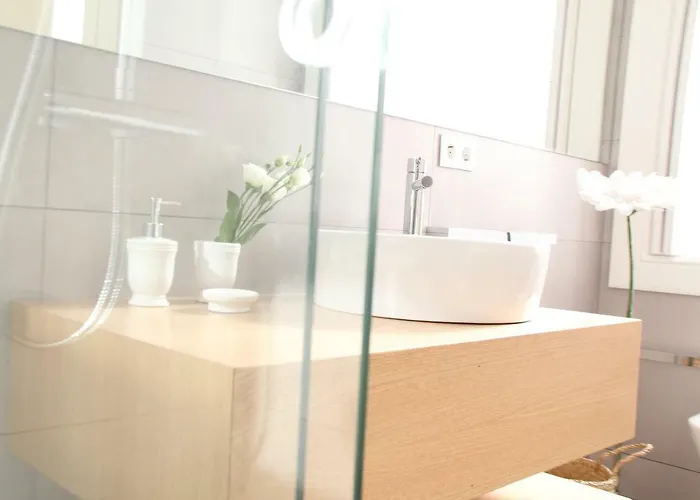 Blue Twenty Two - / Oporto Apartment *